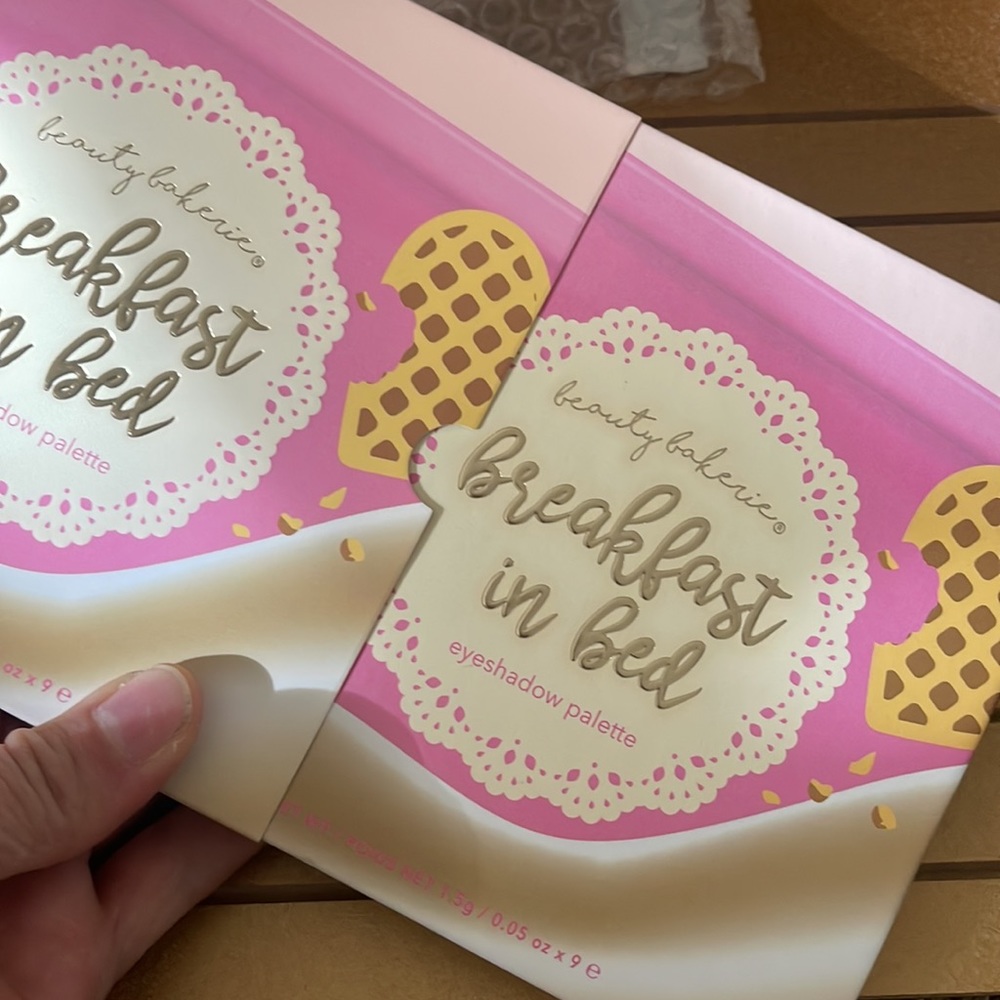 Beauty Bakerie-Breakfast in bed Eyeshadow Palette NWOT - Picture 4 of 5